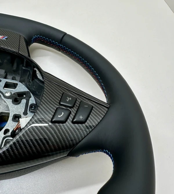 bmw-e60-e63-e64-m-sport-steering-wheel-carbon-06 bmw e60 e63 e64 m sport steering wheel m tricolor stitching carbon trim left bottom stitching