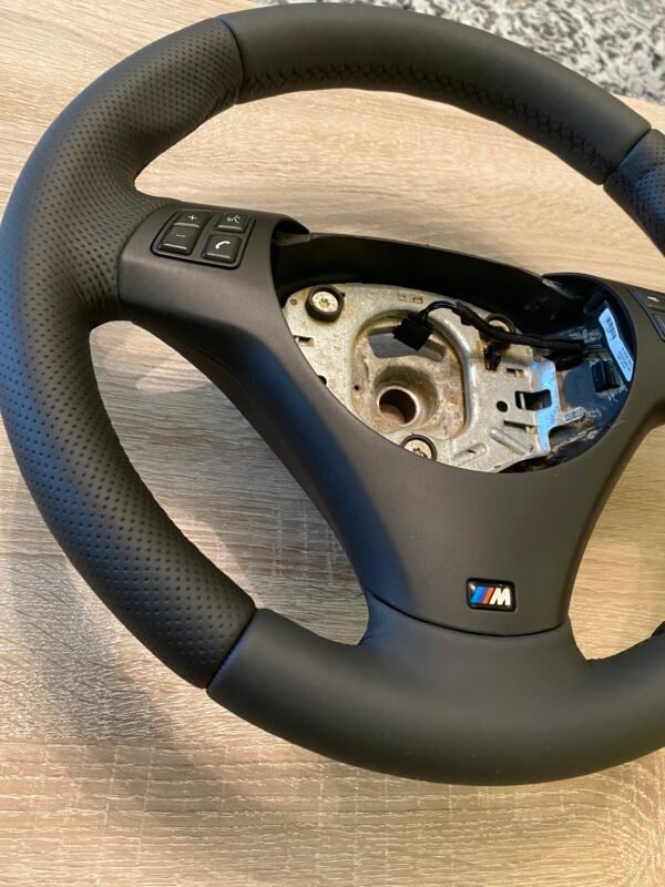 bmw e82 e90 e92 m sport steering wheel angled left side of the steering wheel