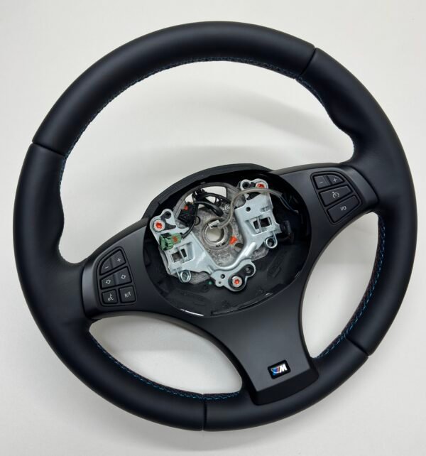 bmw-e83-x3-m-sport-steering-wheel-01 bmw e83 x3 m sport steering wheel smooth leather m stitching no airbag