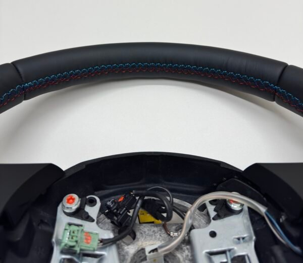 bmw-e83-x3-m-sport-steering-wheel-09 bmw e83 x3 m sport steering wheel smooth leather m stitching no airbag m stitching of top side