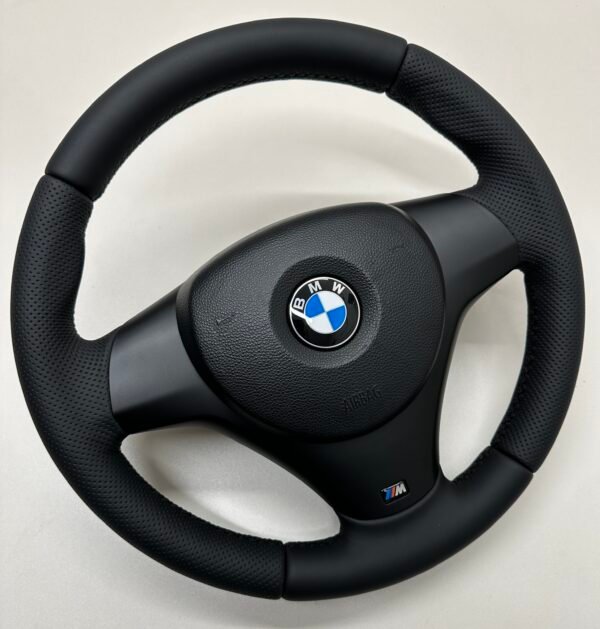buttonless bmw e90 e92 e87 e82 m sport steering wheel perforated and smotth leather with airbag black stitching