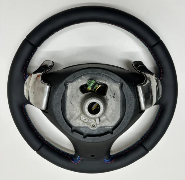 bmw e90 e92 Performance steering wheel with pre lci paddle shifters backside view